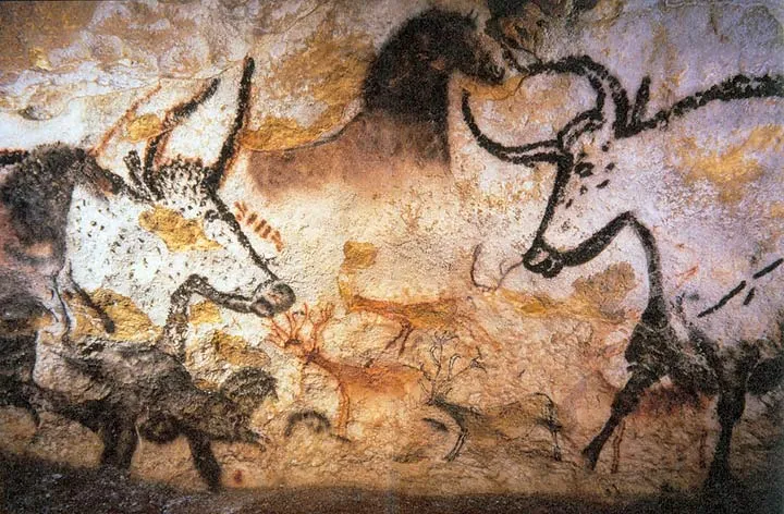 Lascaux cave paintings showing prehistoric animal art