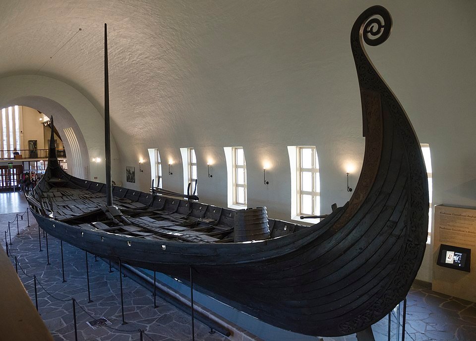 Viking Longships: How Norse Seafarers Raided Europe and Discovered North America
